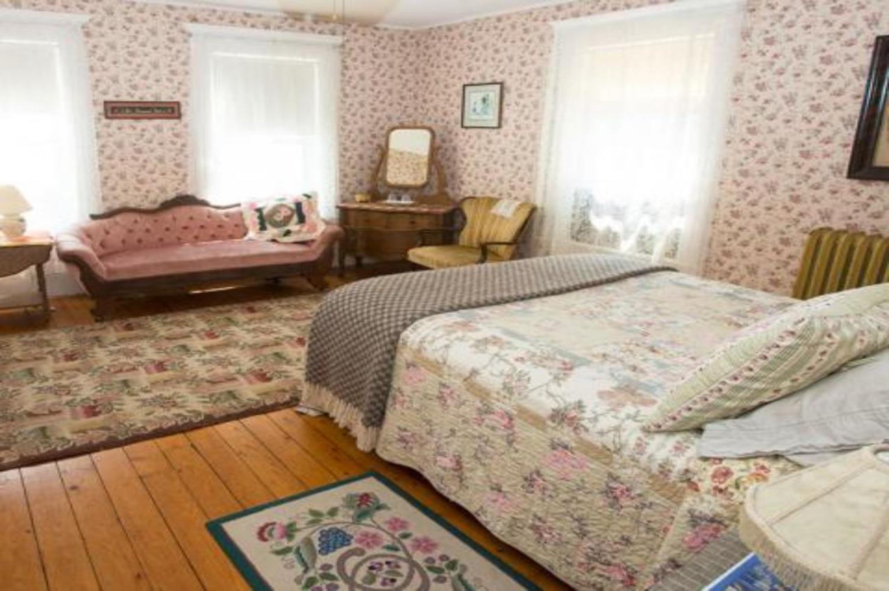 Blooming Inn Shelburne Falls Eksteriør billede