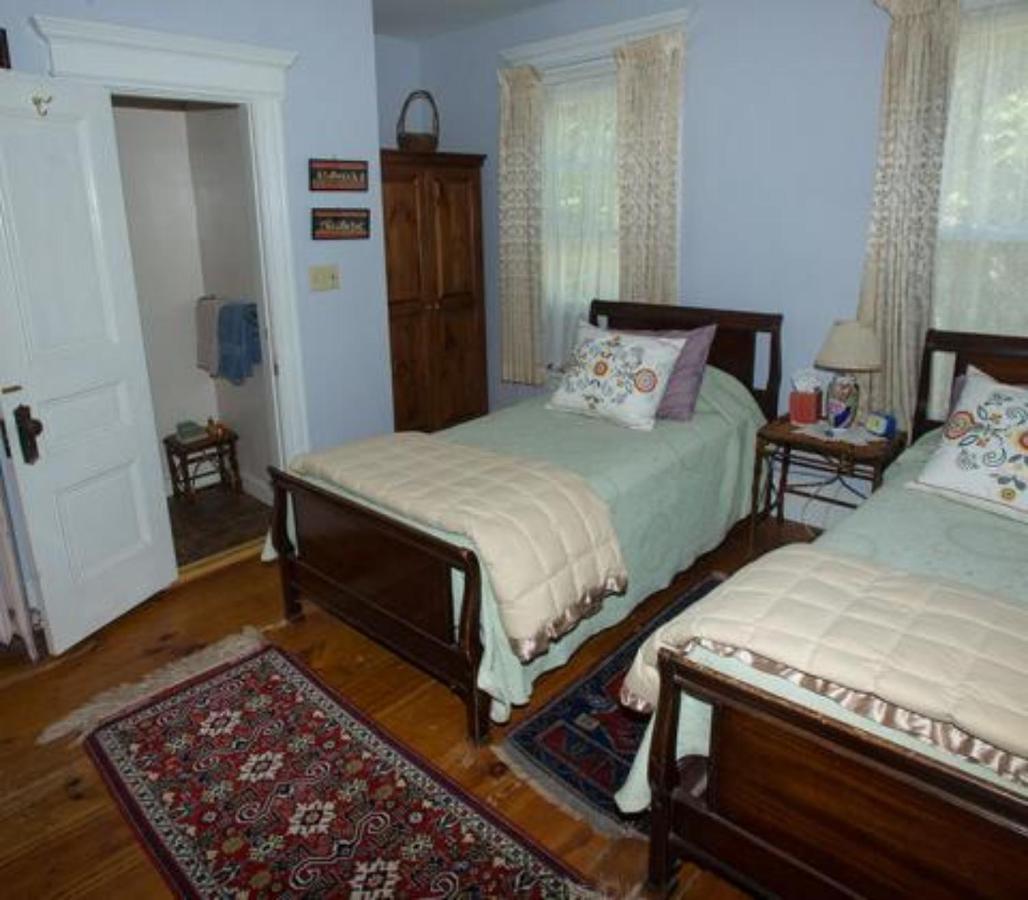 Blooming Inn Shelburne Falls Eksteriør billede