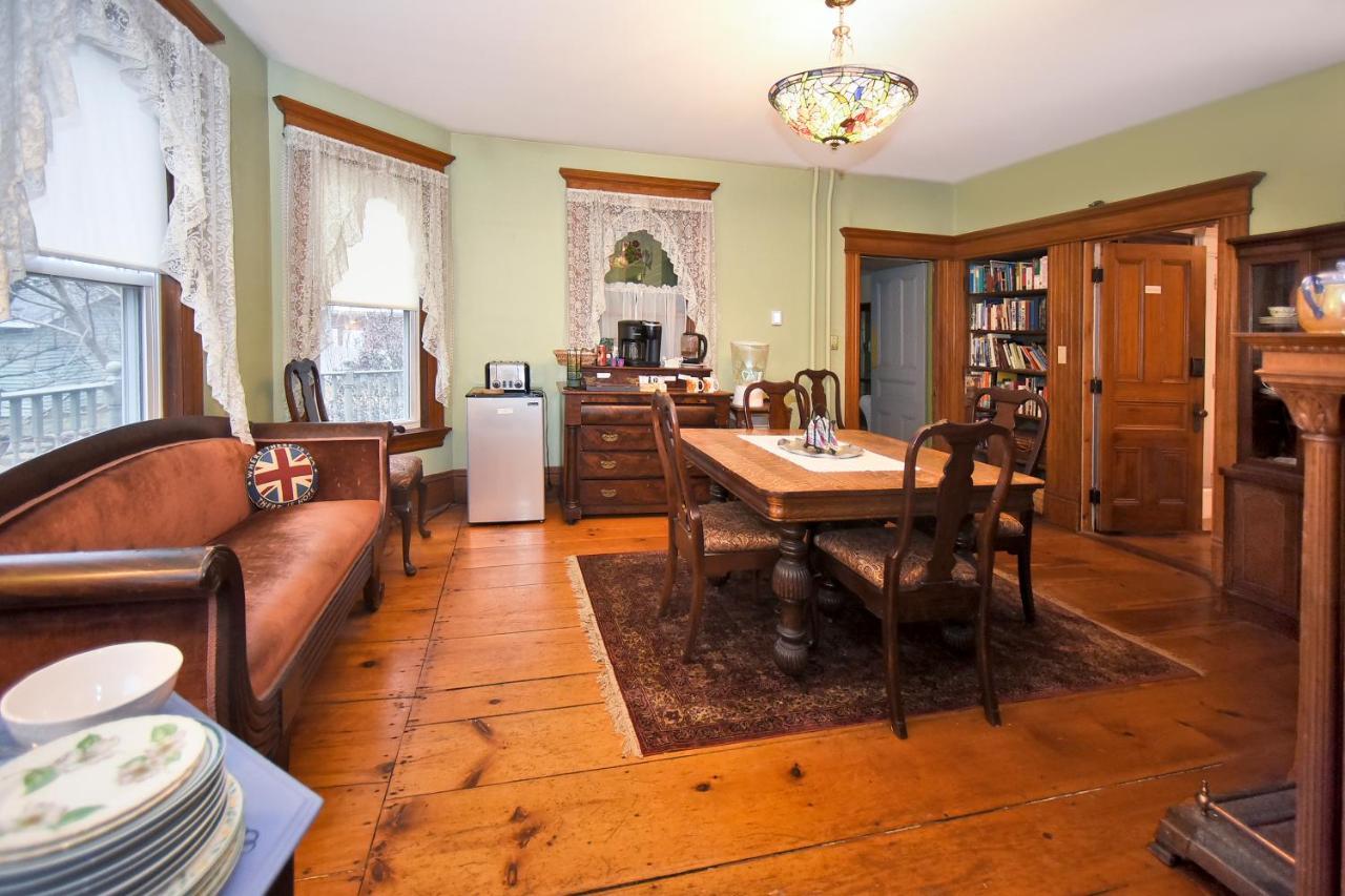 Blooming Inn Shelburne Falls Eksteriør billede