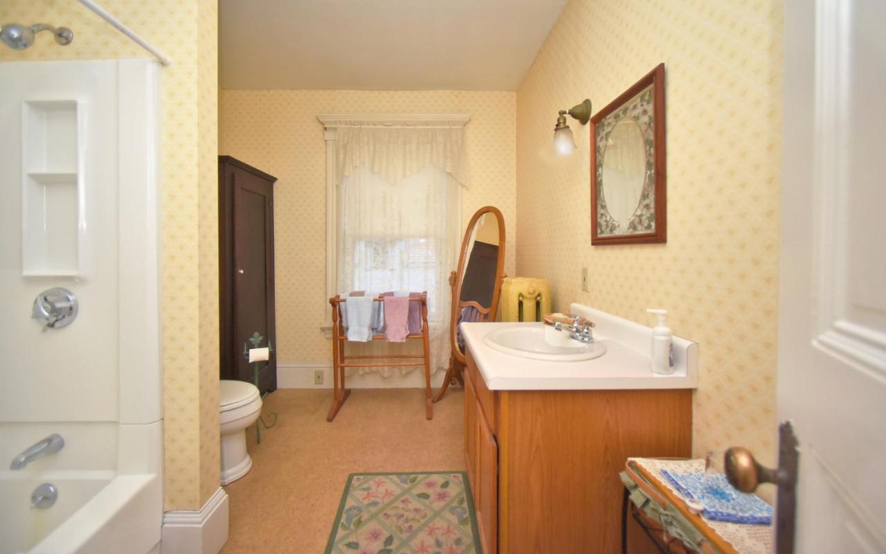 Blooming Inn Shelburne Falls Eksteriør billede