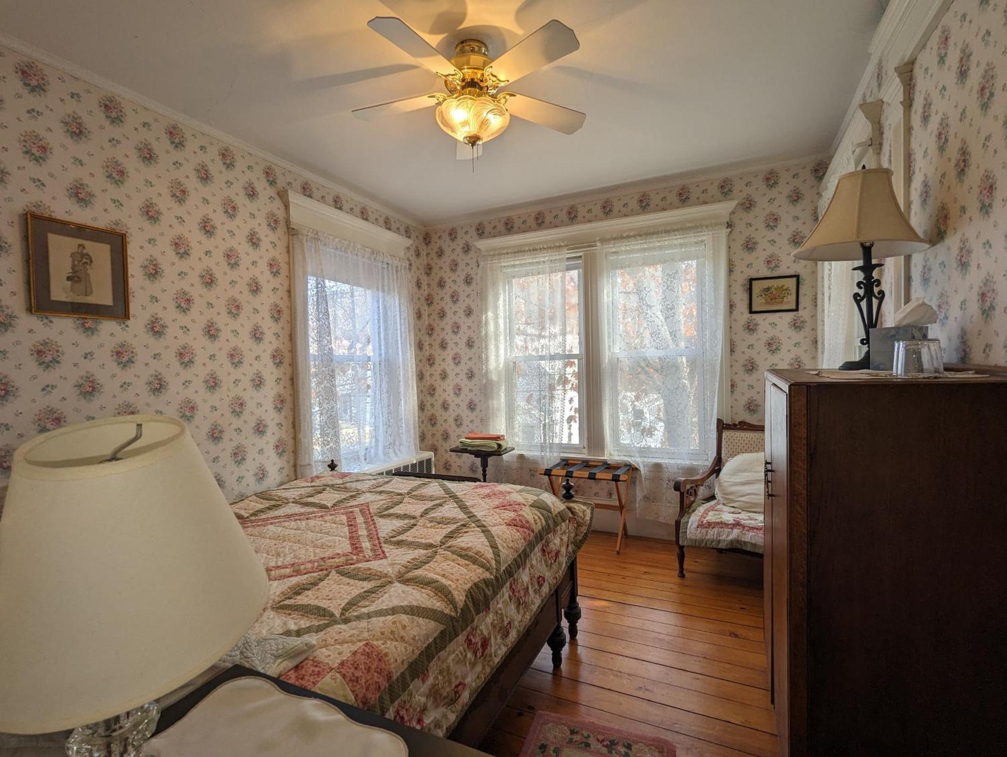 Blooming Inn Shelburne Falls Eksteriør billede
