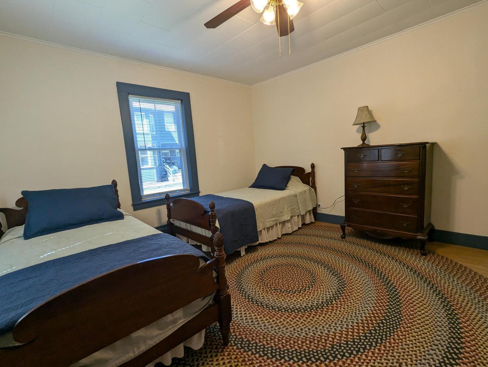 Blooming Inn Shelburne Falls Eksteriør billede